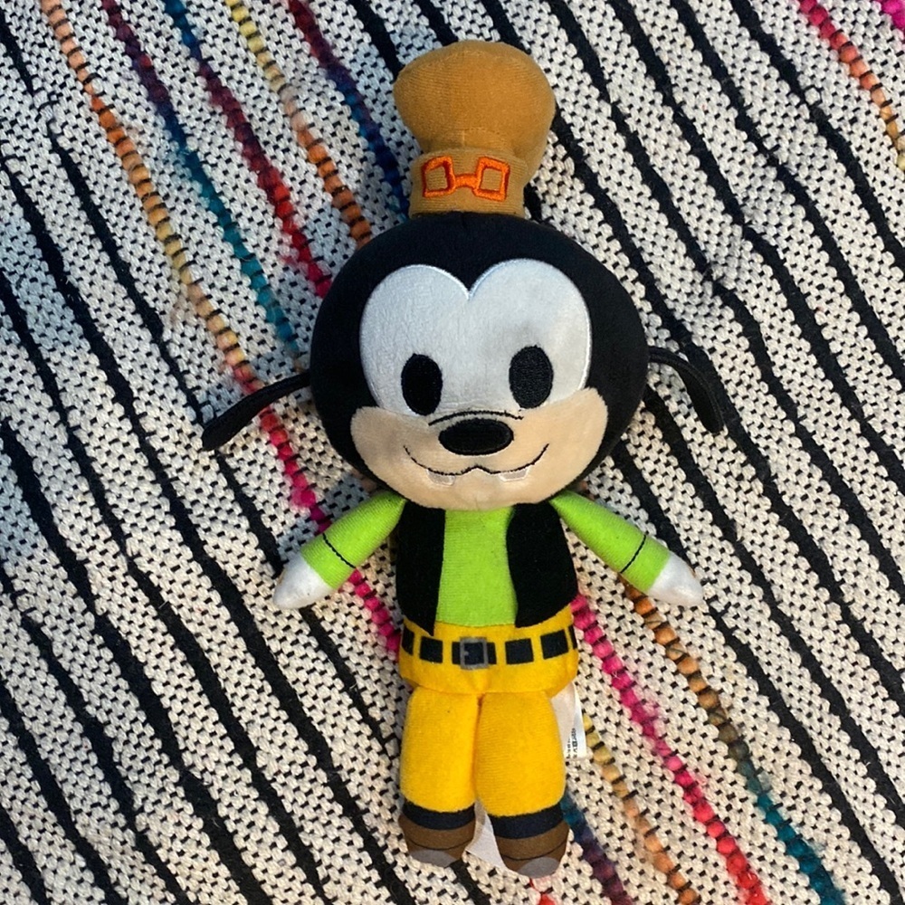 Disney Goofy Plush 10”